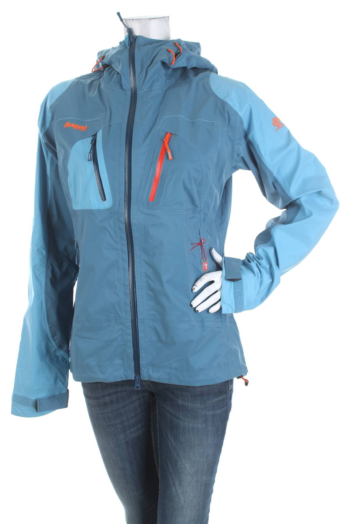 Дамско спортно яке Bergans of Norway1