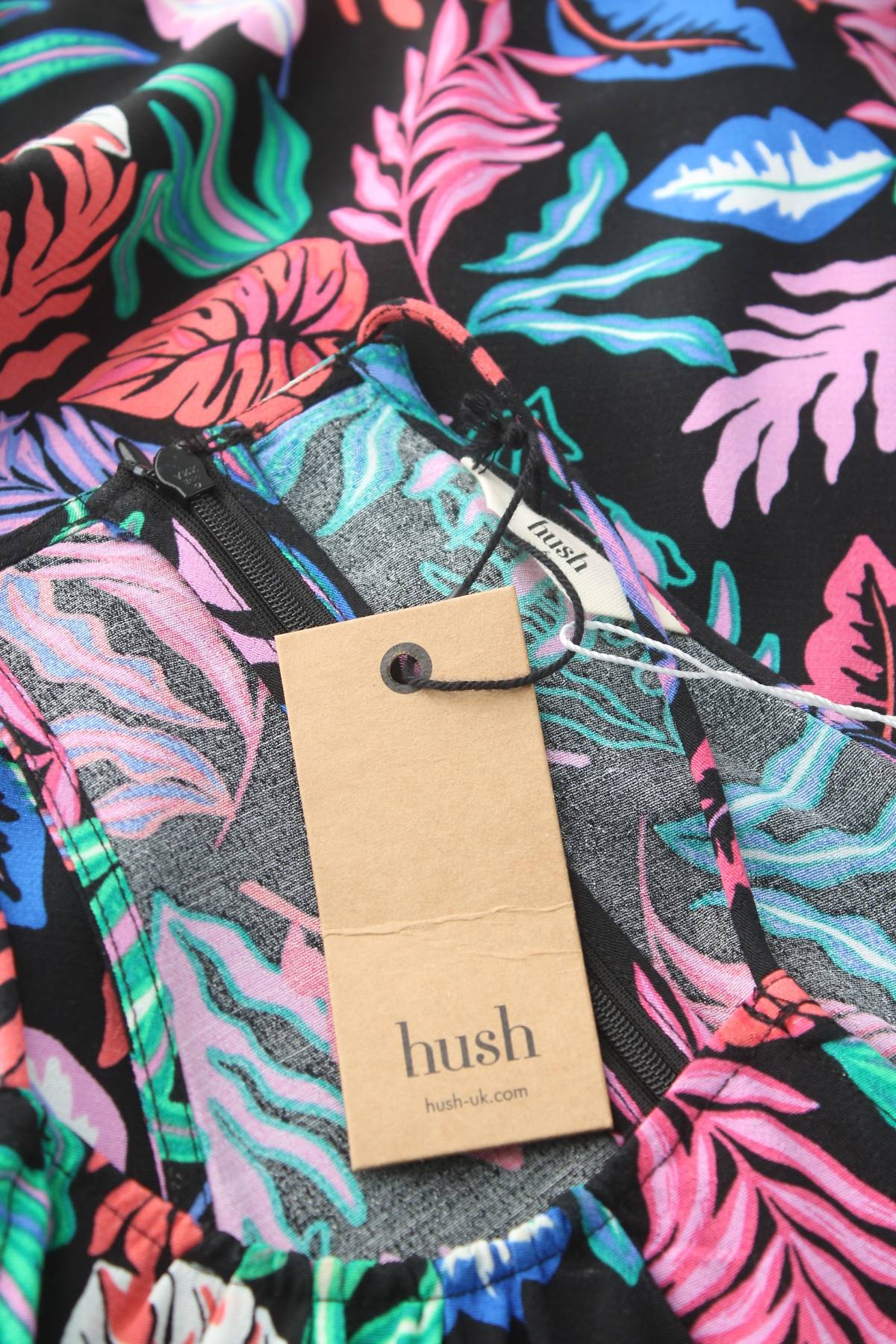 Γυναικείο αμάνικο HUSH3