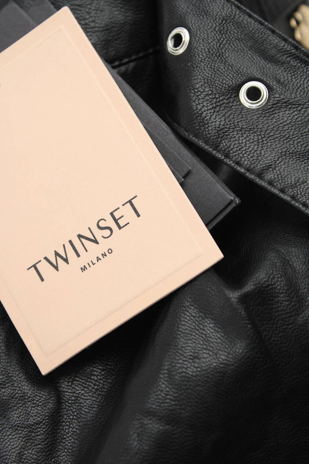Γυναικείο δερμάτινο σορτσάκι Twinset3 - Contourshop.gr Γυναικείο δερμάτινο σορτσάκι Twinset3