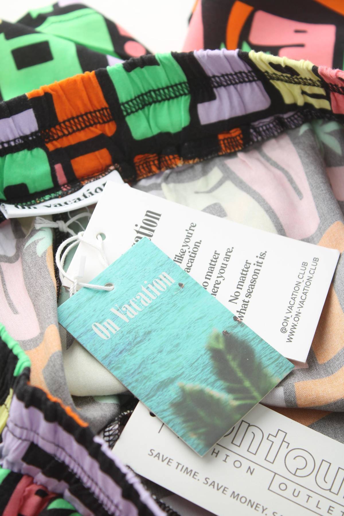 Дамски къс панталон On Vacation3