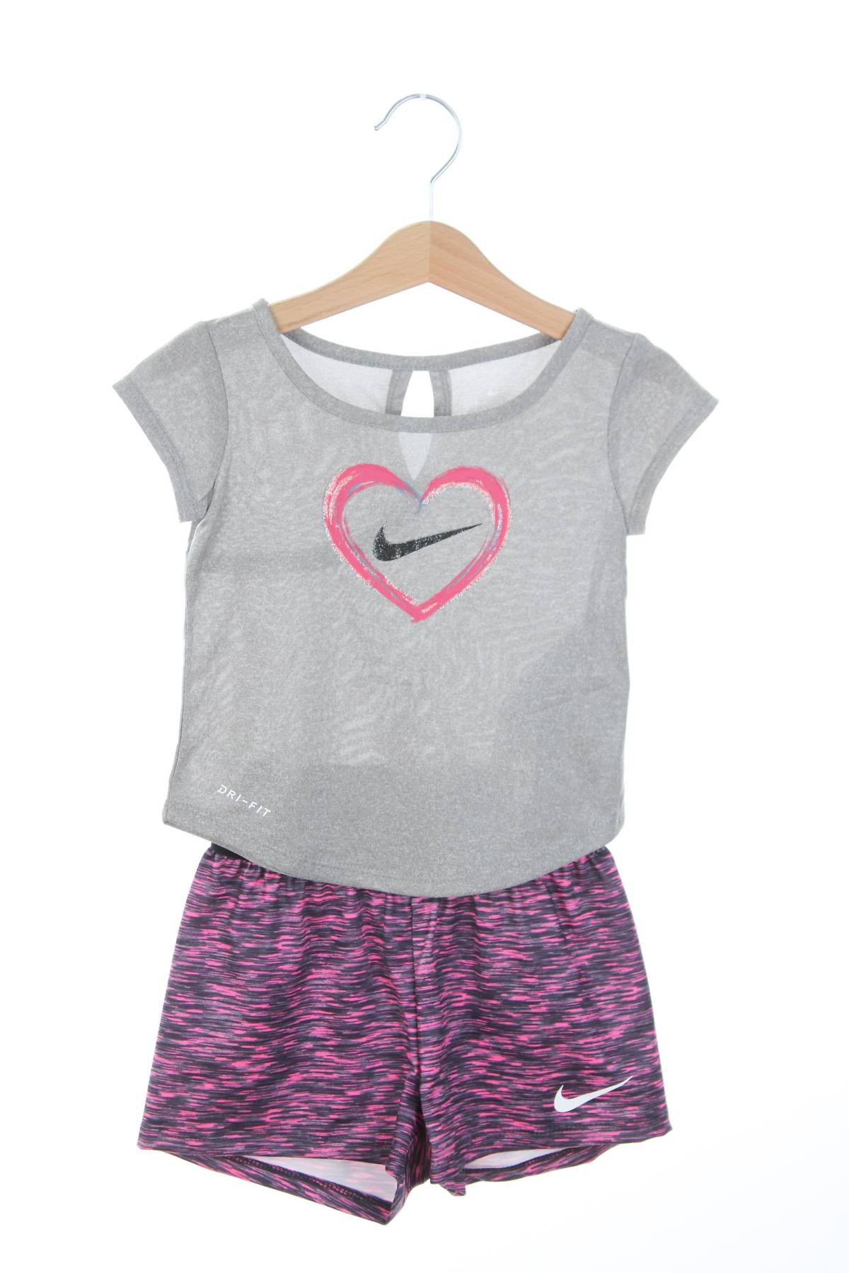 Αθλητική στολή Nike1