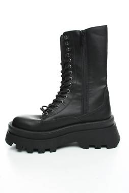 Дамски боти Pull & Bear2