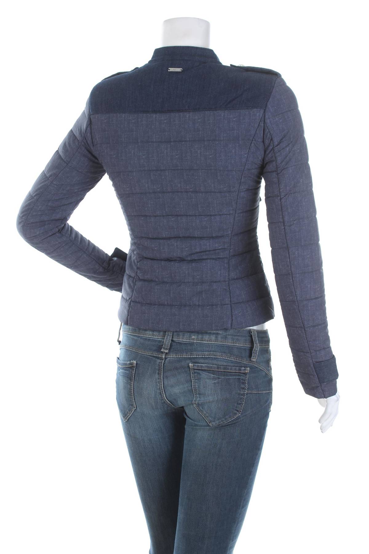 Γυναικείο μπουφάν Guess2