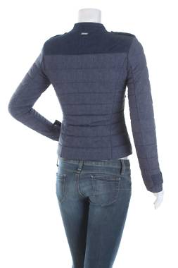 Γυναικείο μπουφάν Guess2