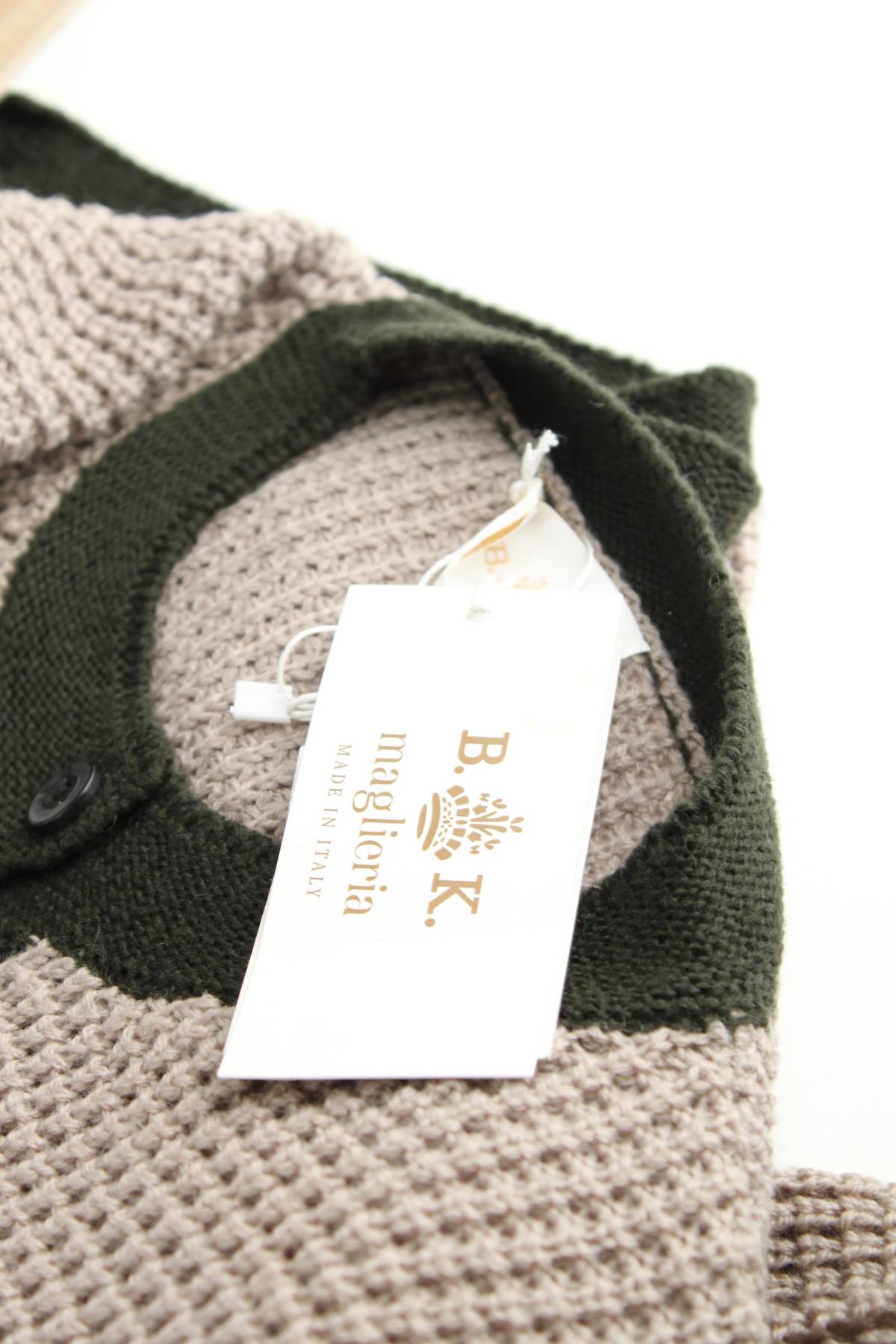 Дамска жилетка B. K.3