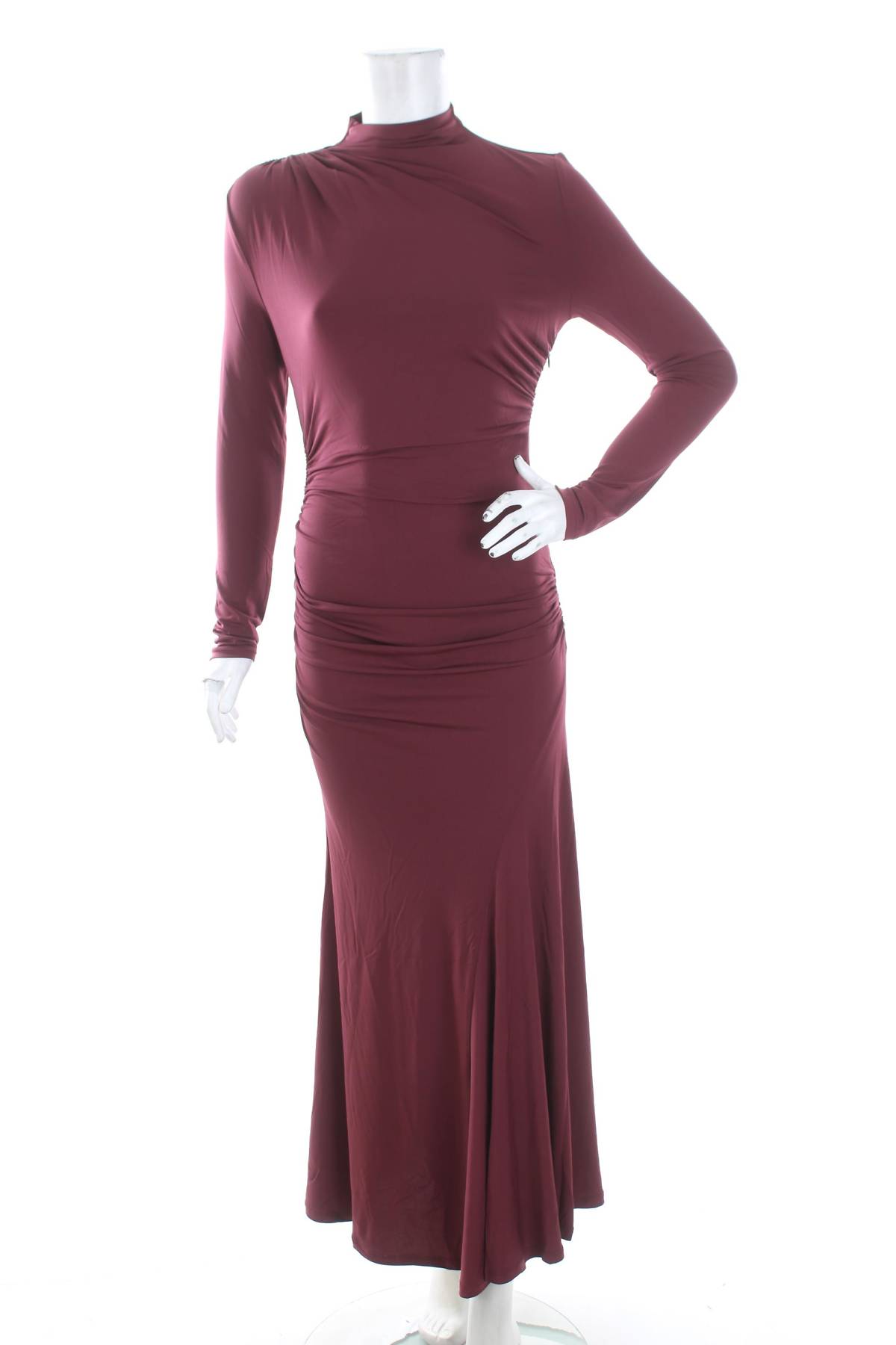 Рокля Michelle Keegan1