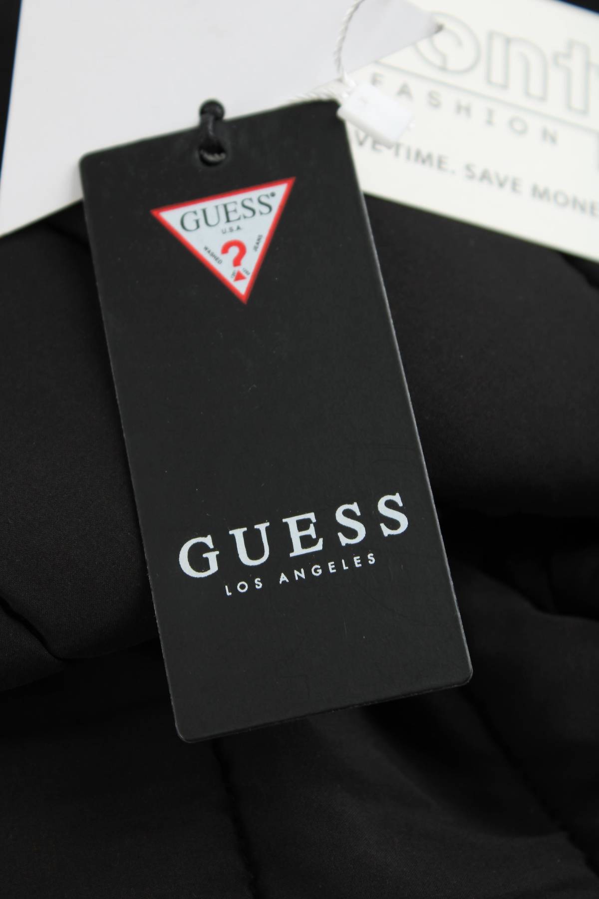 Мъжко яке Guess4