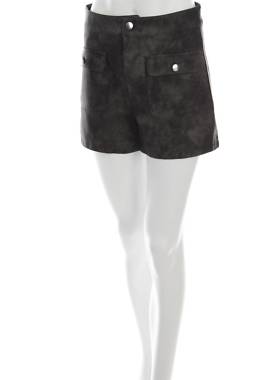 Γυναικείο δερμάτινο σορτσάκι Boohoo1 - Contourshop.gr Γυναικείο δερμάτινο σορτσάκι Boohoo1