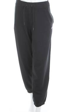 Дамско спортно долнище Nike1