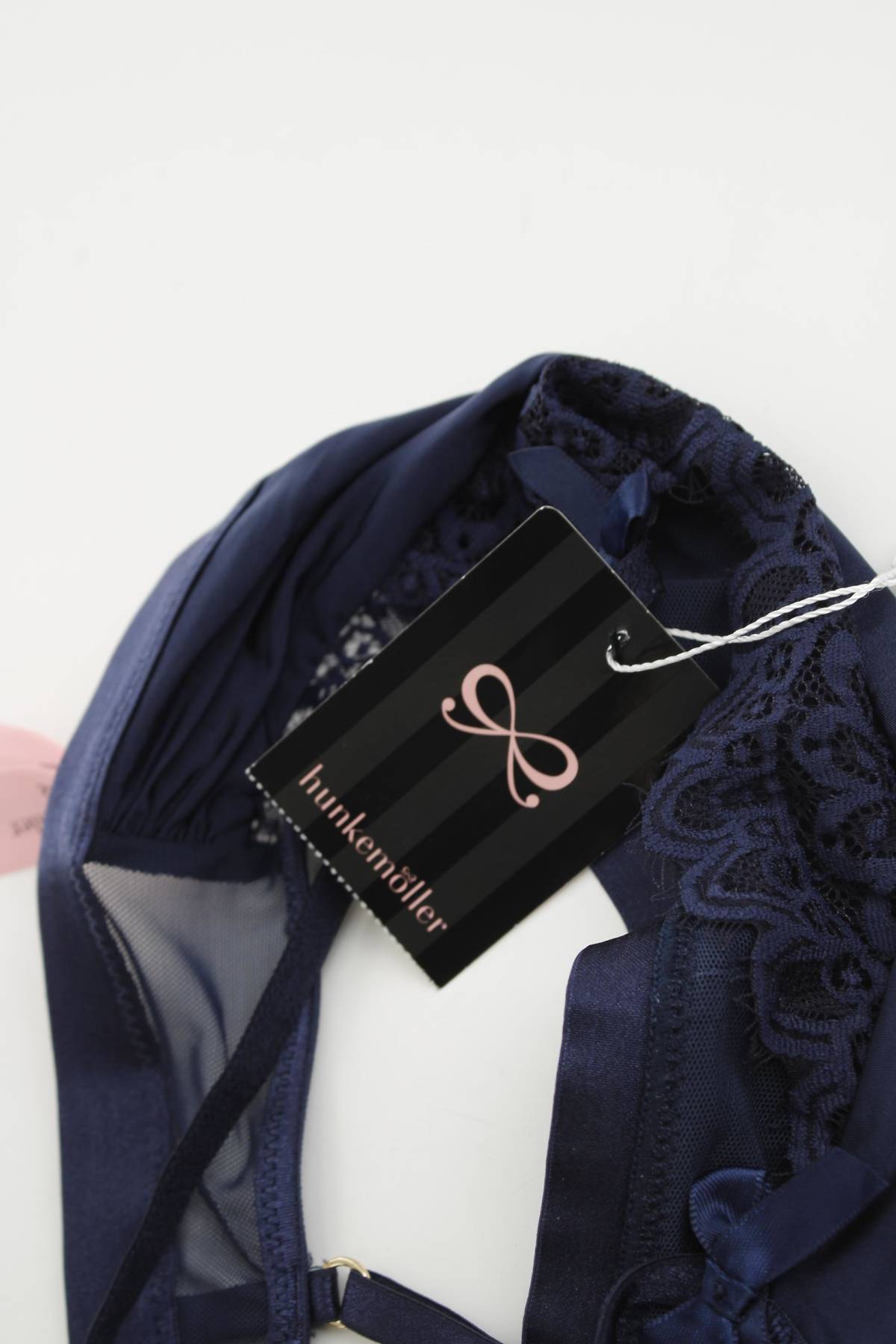 Сутиен Hunkemoller3