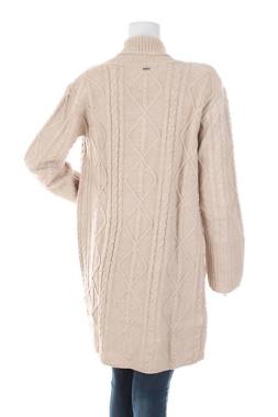 Дамска жилетка Guess2