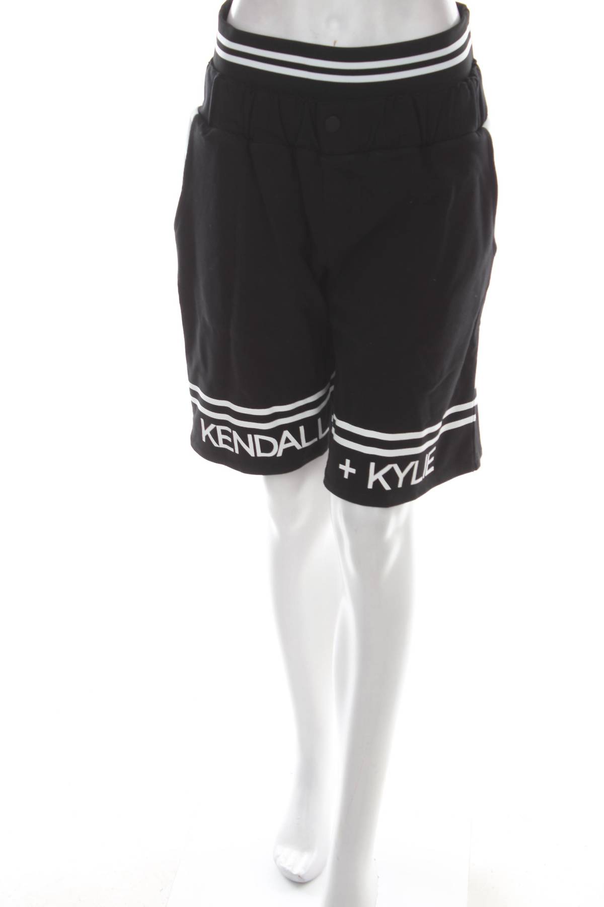 Γυναικείο αθλητικό σορτς Kendall + Kylie1
