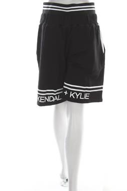 Γυναικείο αθλητικό σορτς Kendall + Kylie2 - Contourshop.gr Γυναικείο αθλητικό σορτς Kendall + Kylie2