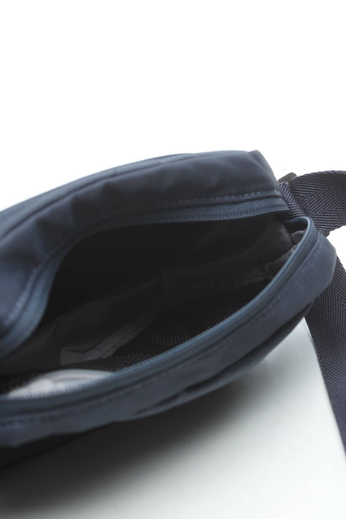 Γυναικεία τσάντα Piquadro3 - Contourshop.gr Γυναικεία τσάντα Piquadro3