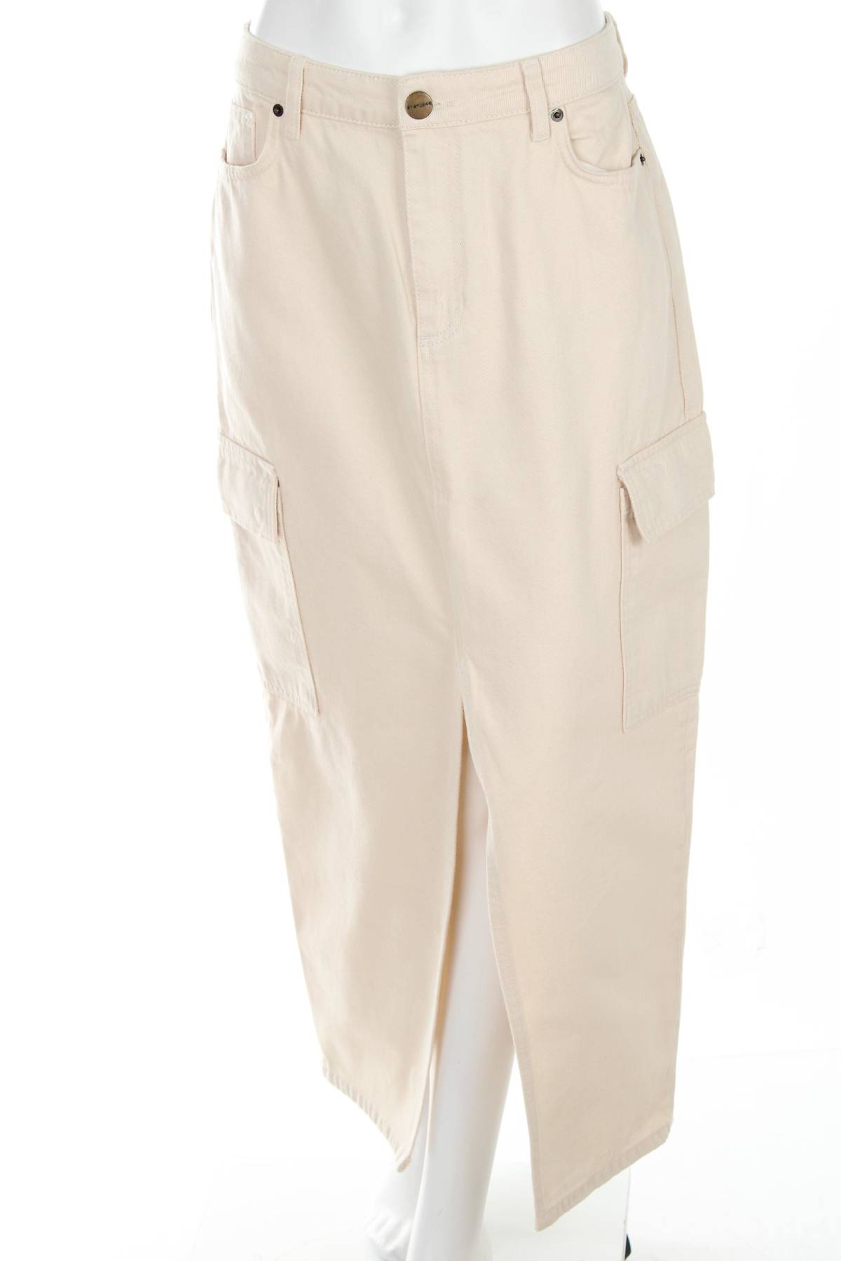 Пола 2Y Studios1