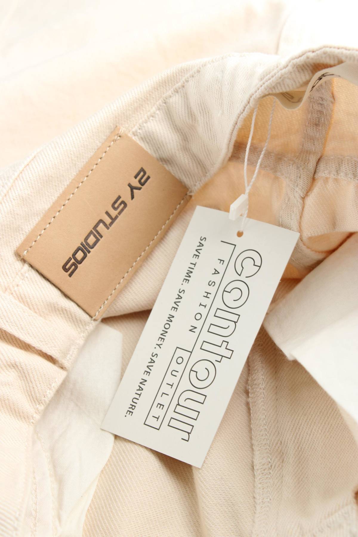 Пола 2Y Studios3