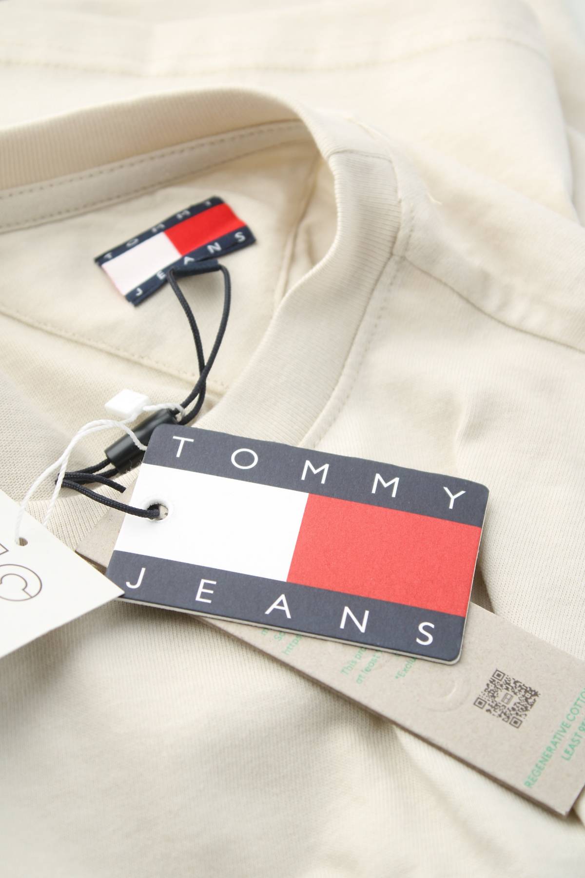 Дамска тениска Tommy Jeans3