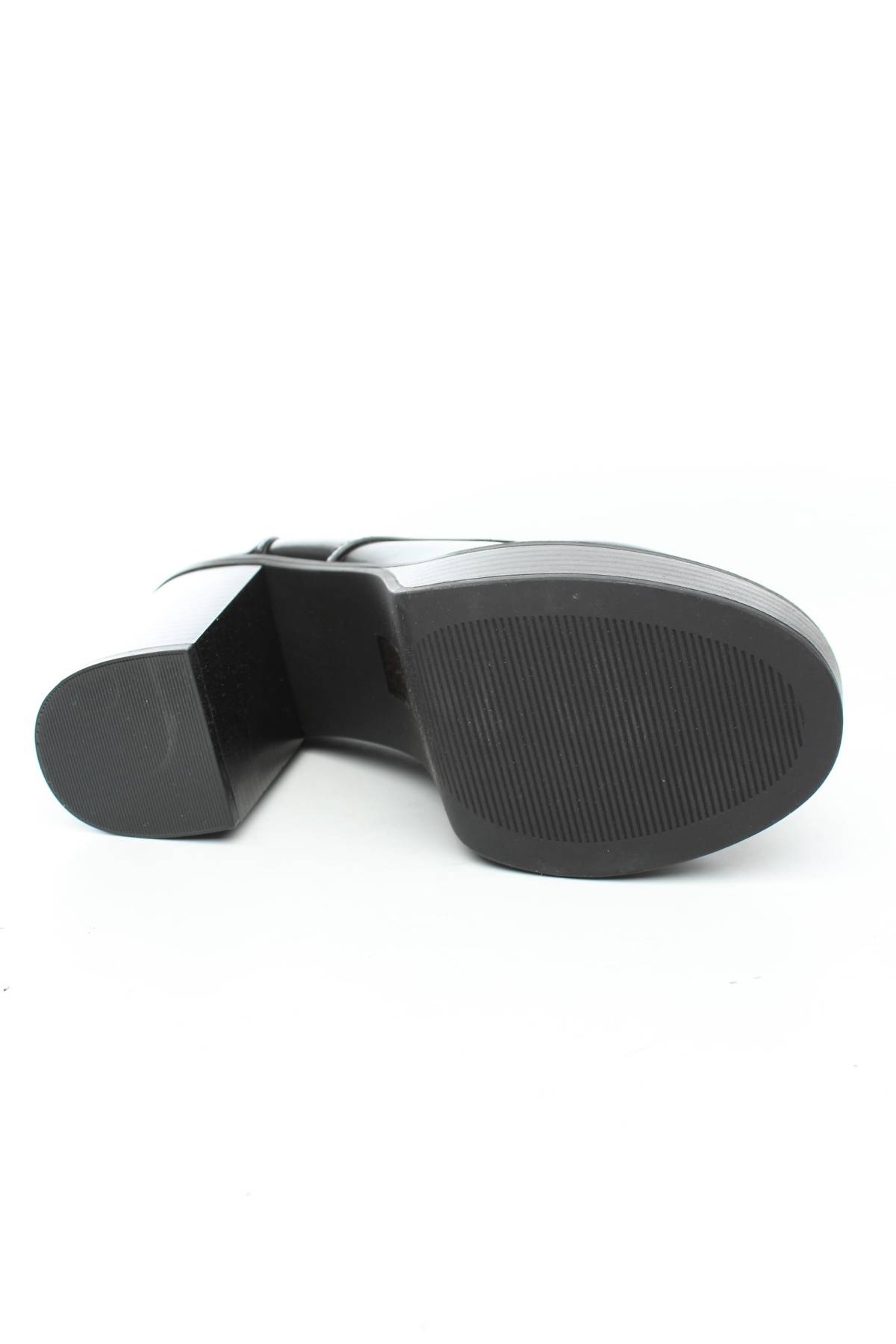 Дамски обувки Madden Girl4