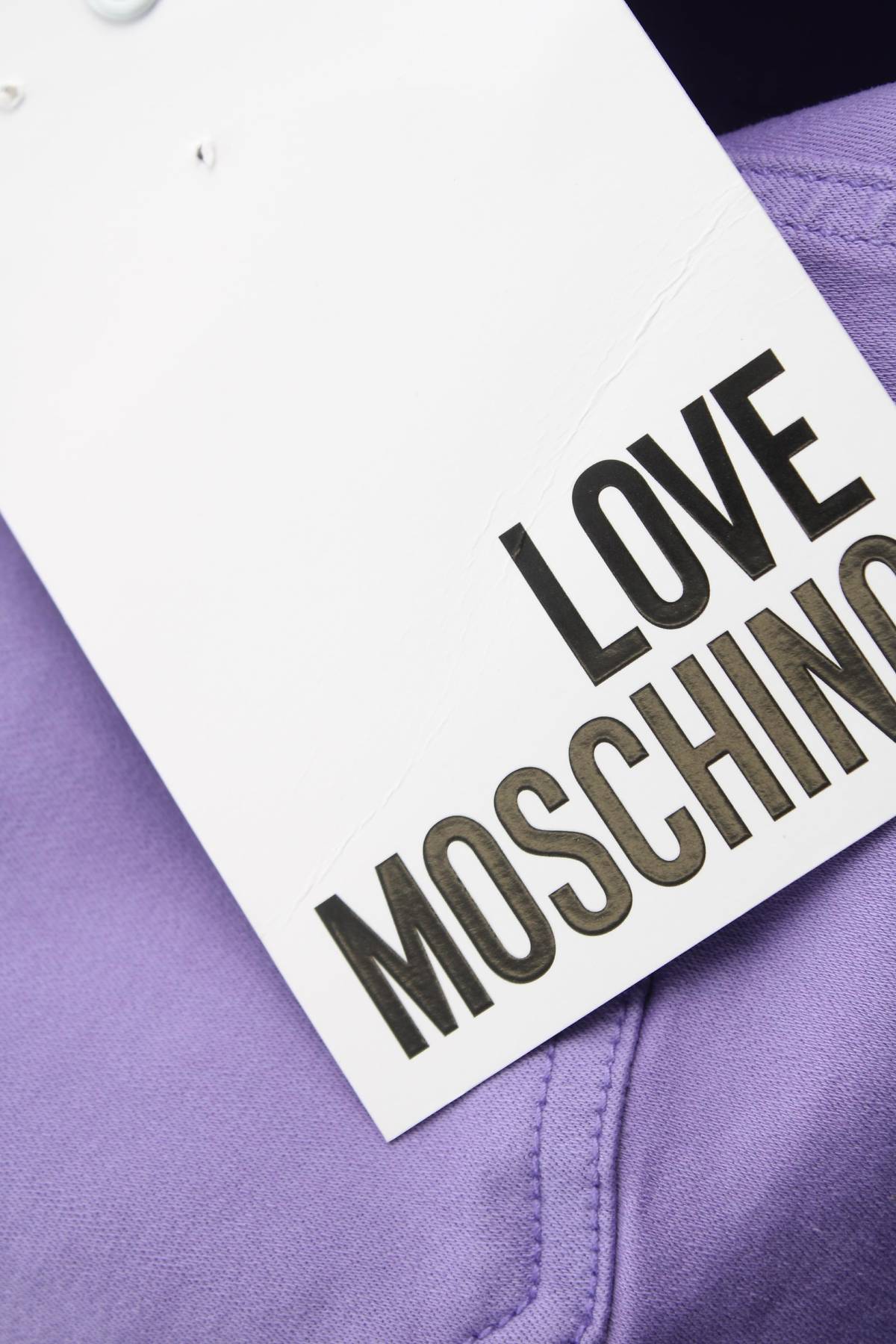 Γυναικεία τζιν σορτσάκια Love Moschino3 - Contourshop.gr Γυναικεία τζιν σορτσάκια Love Moschino3