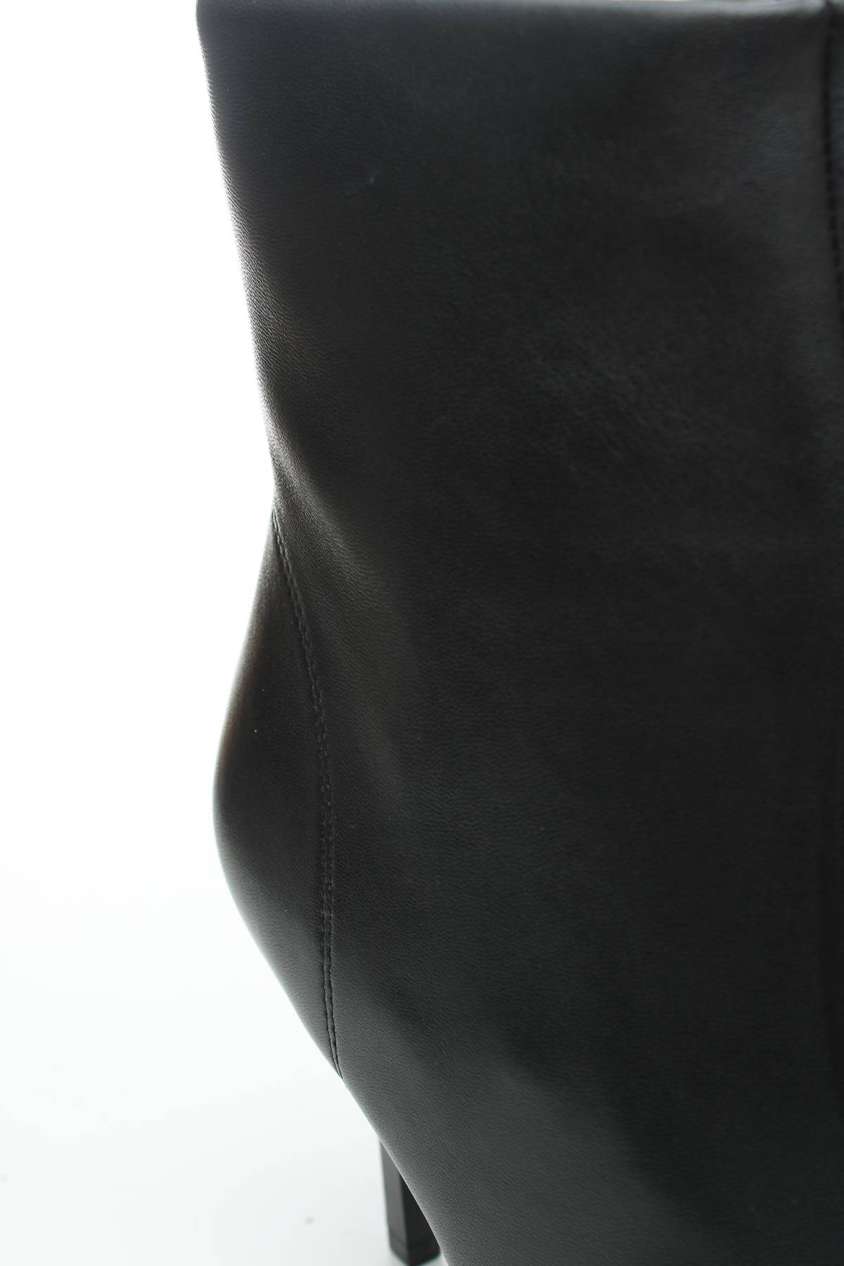 Дамски боти Steve Madden5