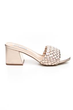 Πέδιλα Steve Madden1