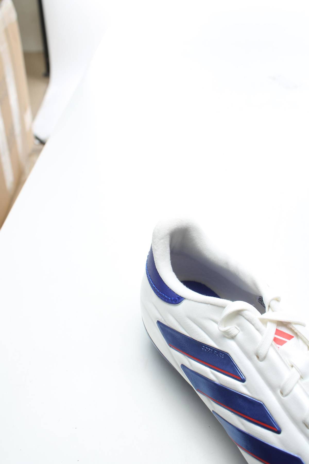 Футболни обувки Adidas5 - Contour.bg Футболни обувки Adidas5