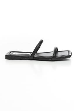 Πέδιλα Steve Madden1 - Contourshop.gr Πέδιλα Steve Madden1