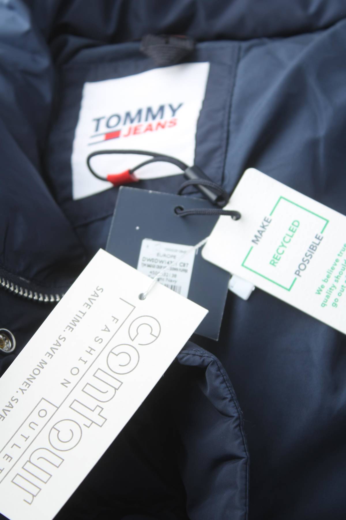 Дамско яке Tommy Jeans4