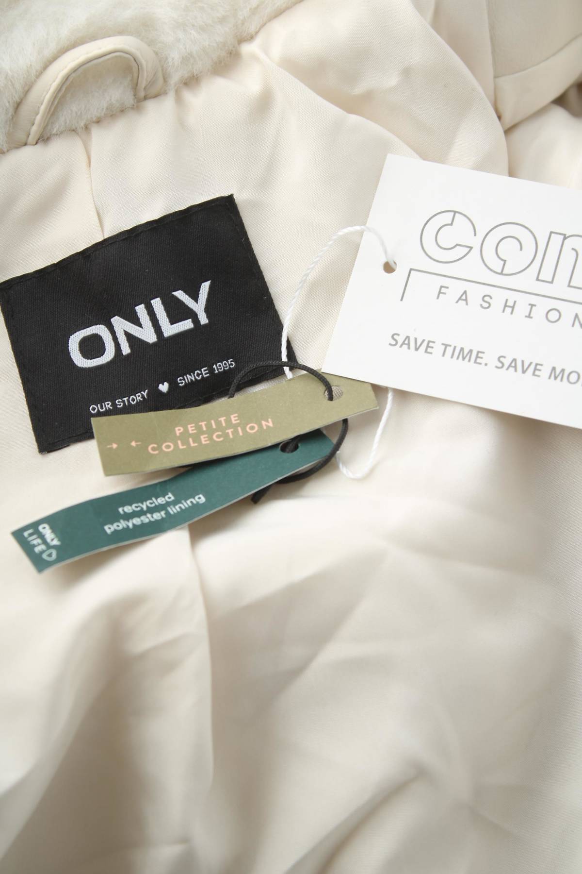 Дамско яке Only4