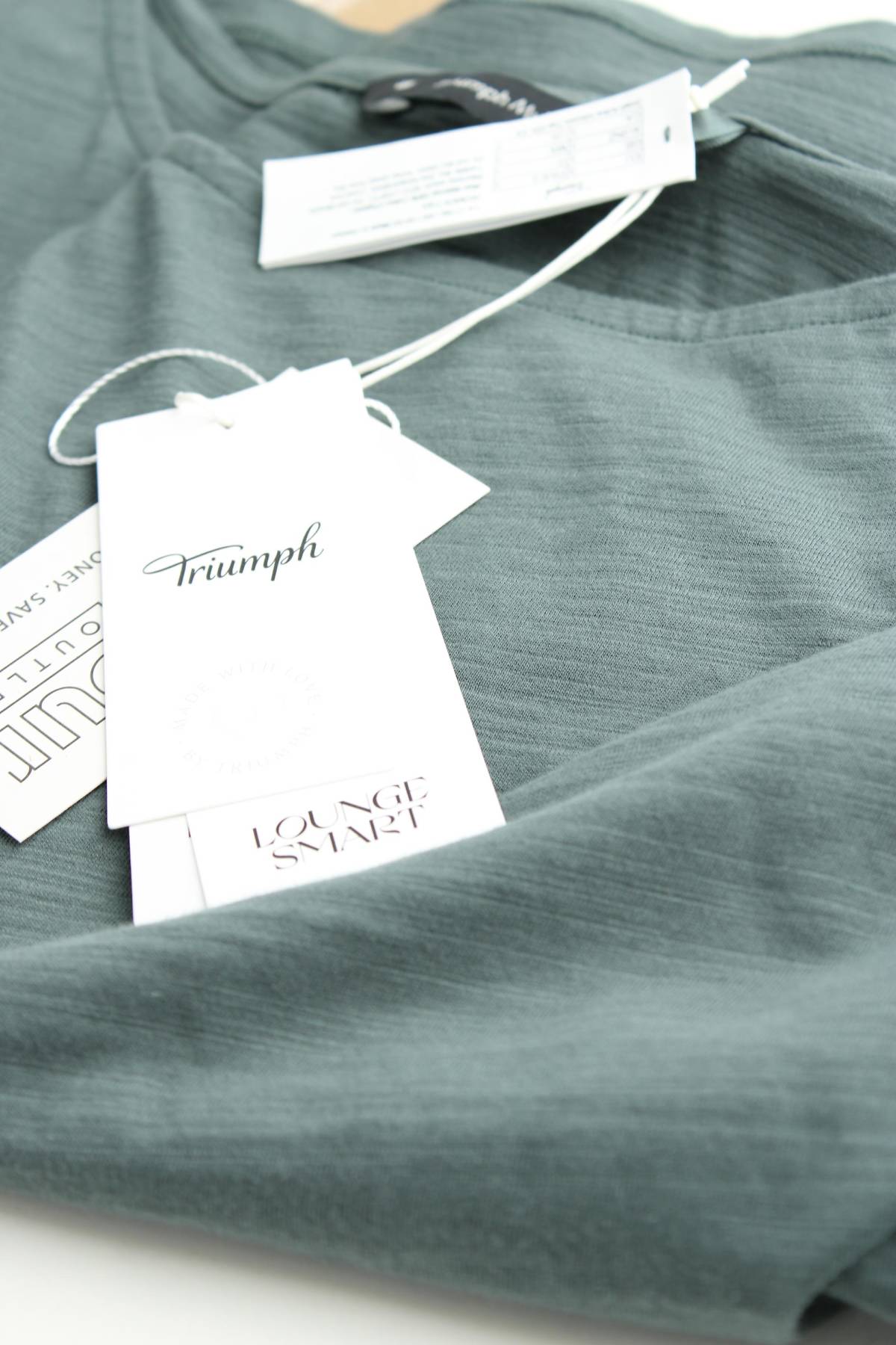 Домашно облекло Triumph3