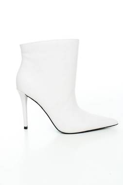 Дамски боти Steve Madden1