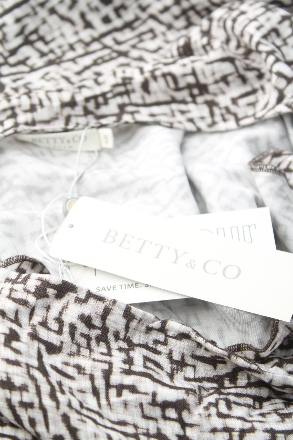 Γυναικεία μπλούζα Betty & Co3