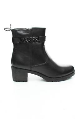 Дамски боти Tamaris1