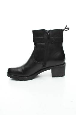 Дамски боти Tamaris2