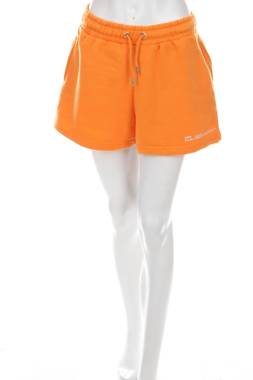 Дамски къс панталон Boohoo1