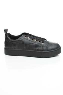 Кецове Steve Madden1