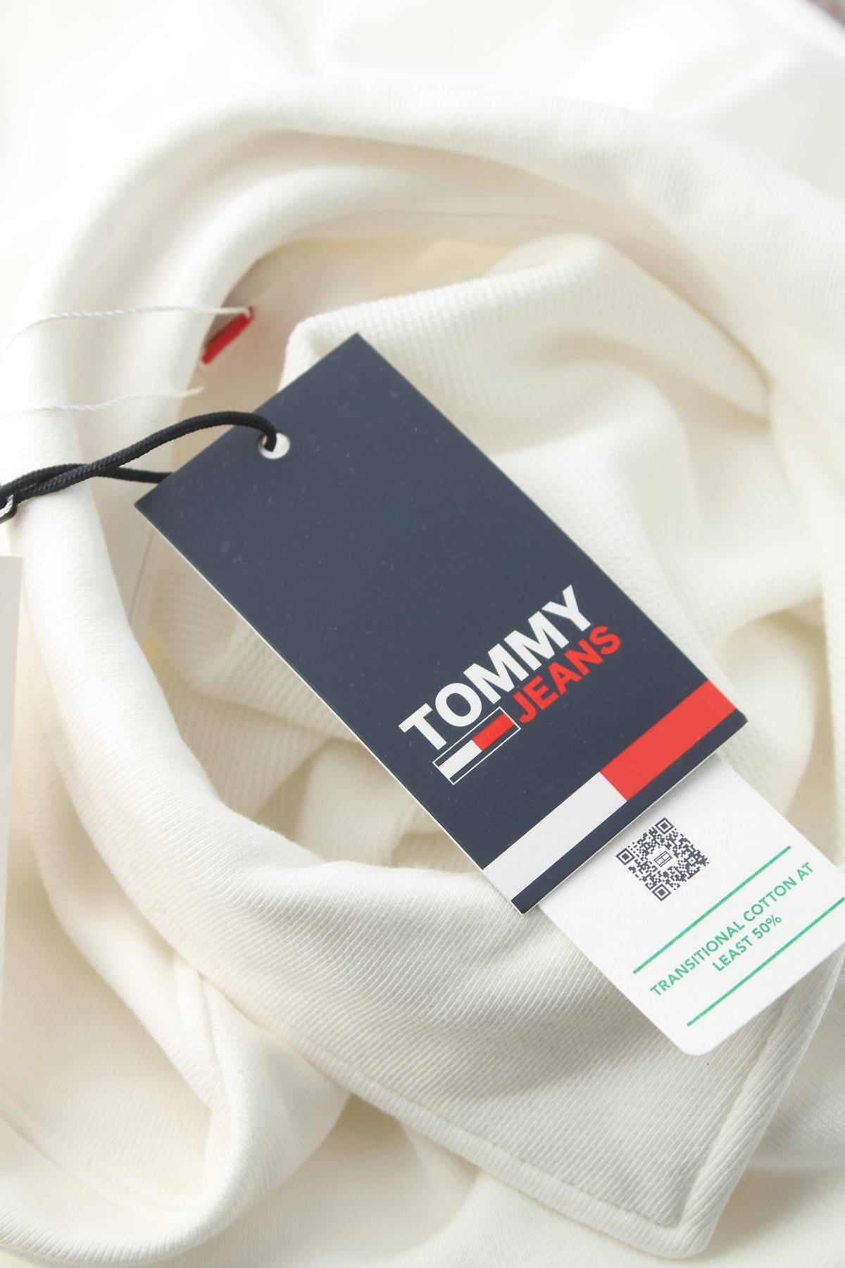 Дамска блуза Tommy Jeans3 - Contour.bg Дамска блуза Tommy Jeans3