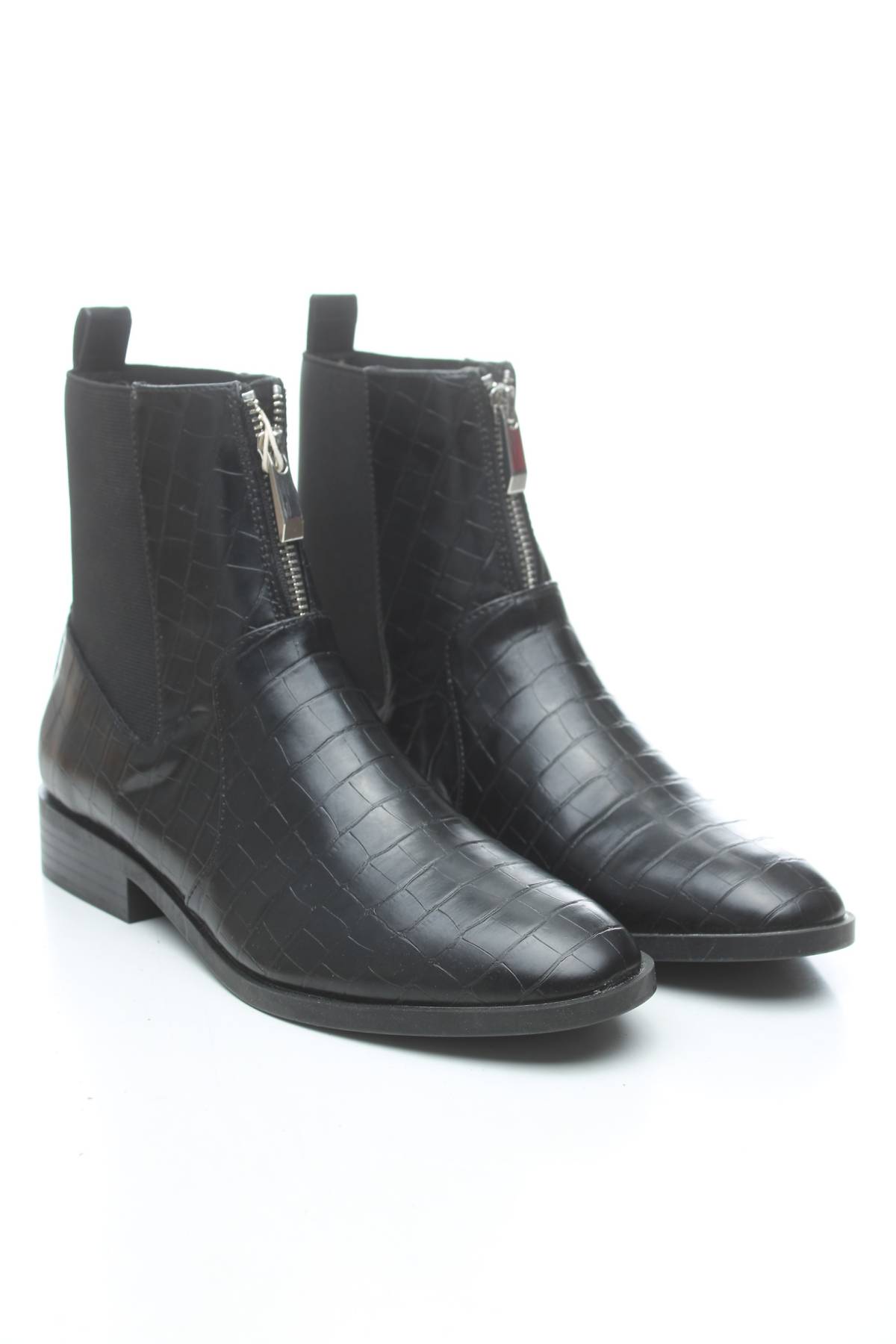 Дамски боти Stradivarius3