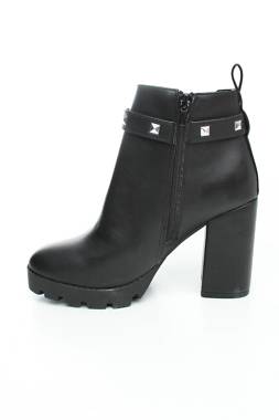 Дамски боти Madden Girl2