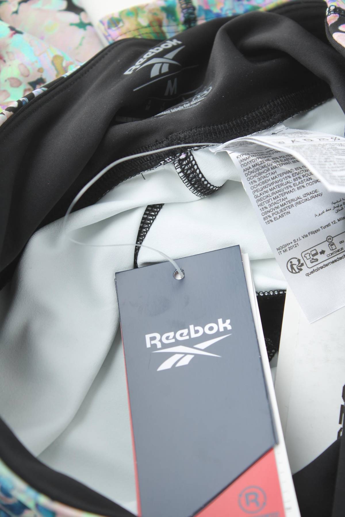 Дамски спортен клин Reebok3