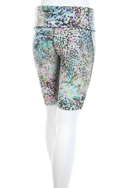 Дамски спортен клин Reebok2