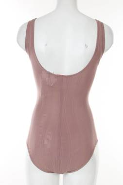 Γυναικείο κορμάκι Triumph2