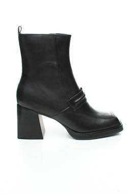 Дамски боти Tamaris1