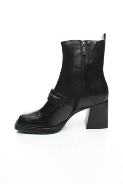 Дамски боти Tamaris2