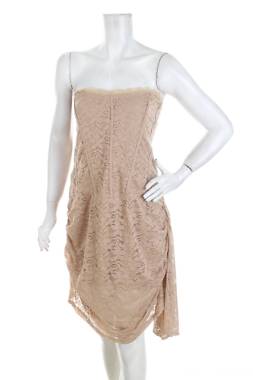 Рокля Boohoo1