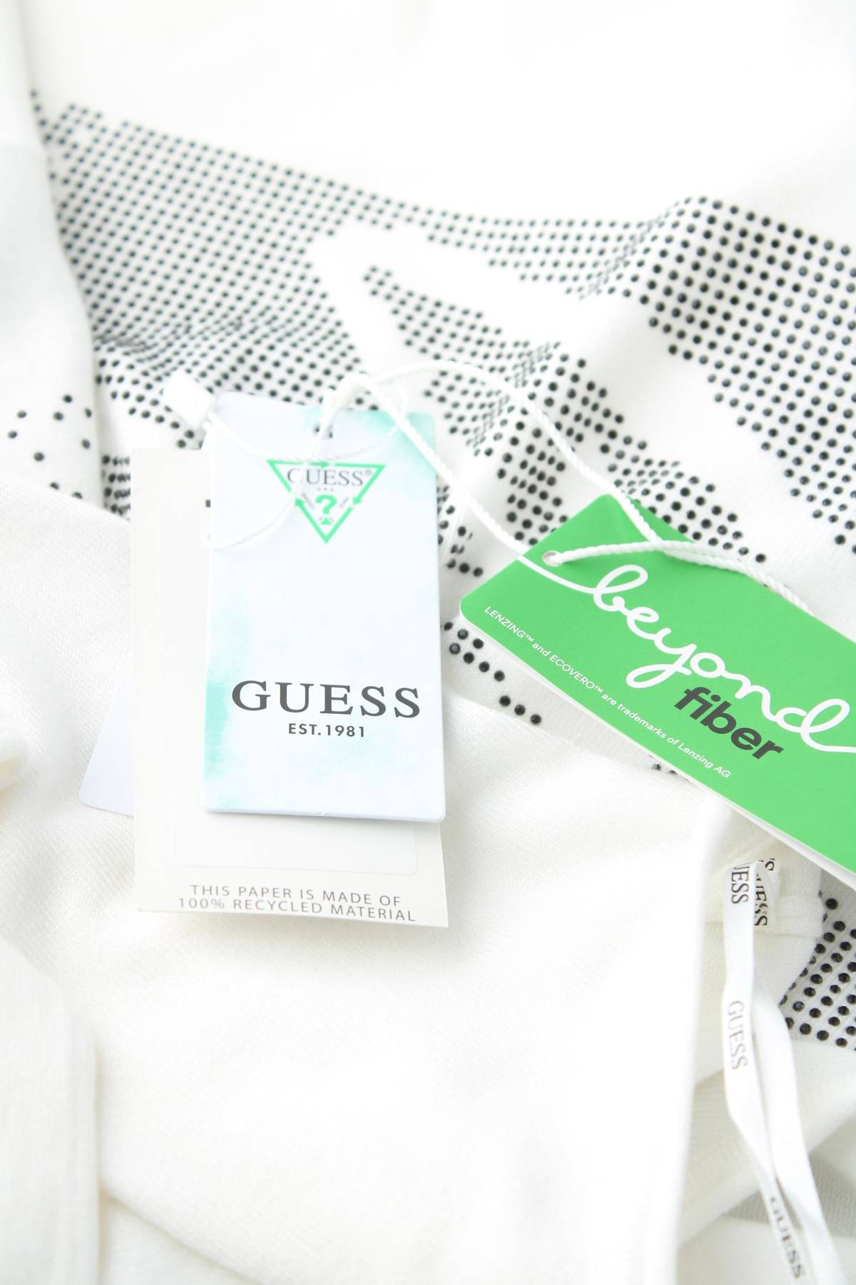 Дамски пуловер Guess3