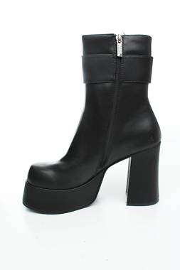 Дамски боти Steve Madden2