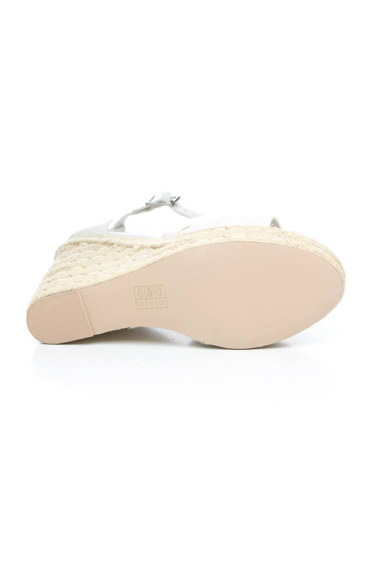 Сандали Steve Madden4 - Contour.bg Сандали Steve Madden4