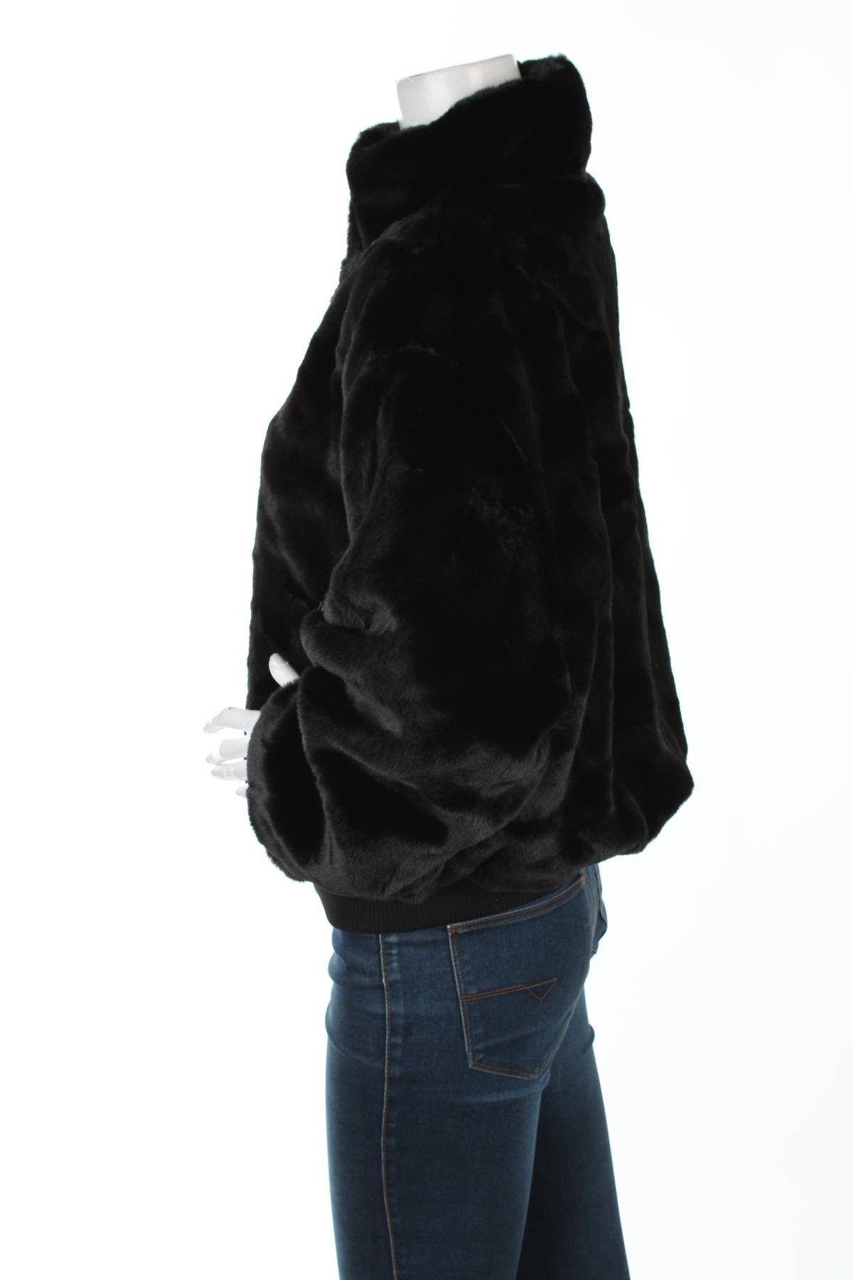 Дамско яке Calliope3