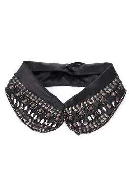 Декоративна яка Guess By Marciano1 - Contour.bg Декоративна яка Guess By Marciano1